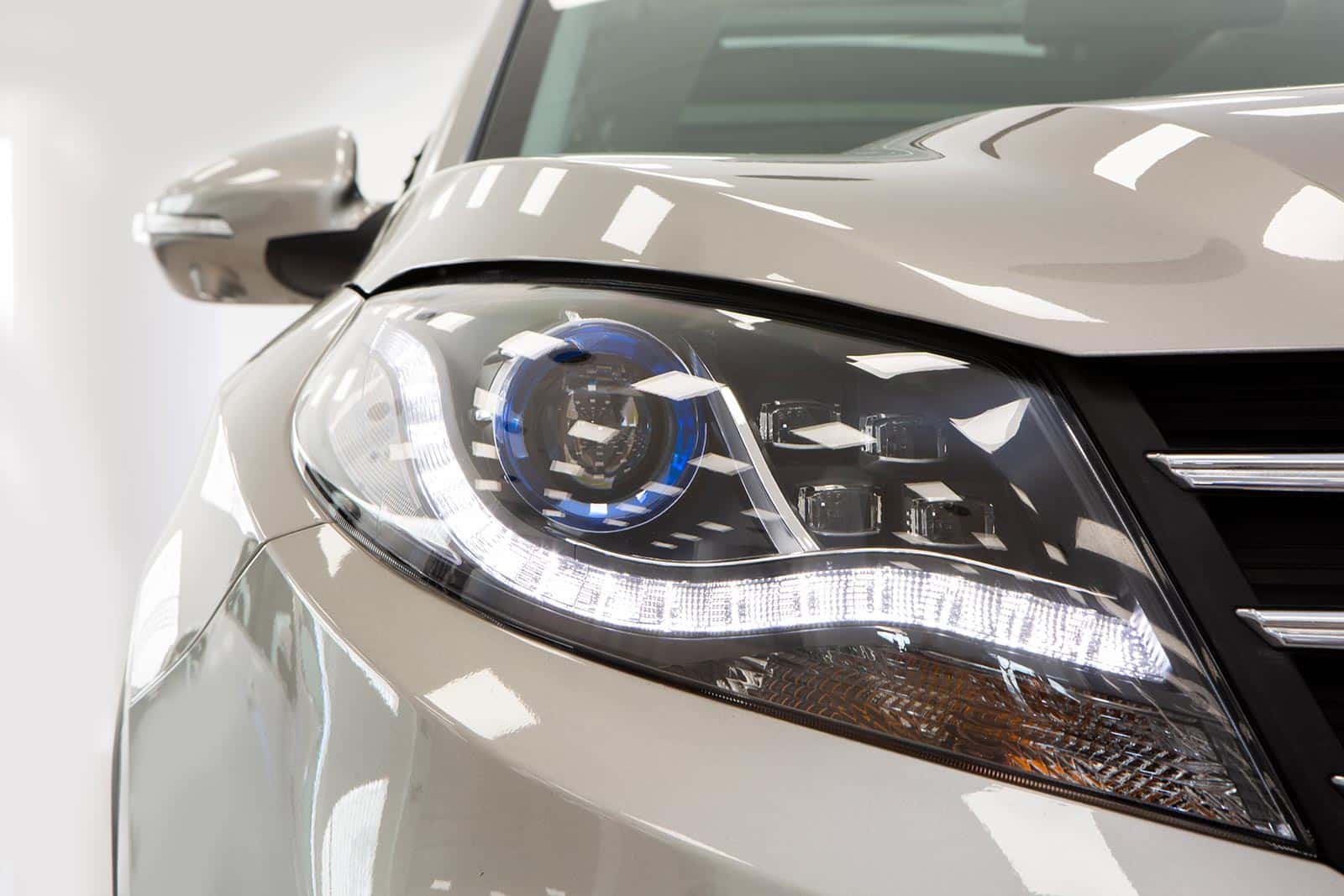Los faros y luces LED